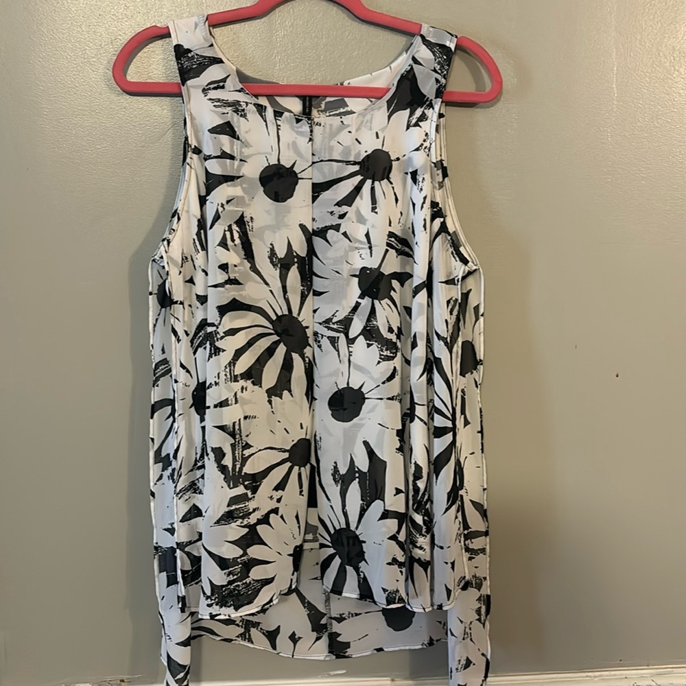 Lovely black &white floral summer top